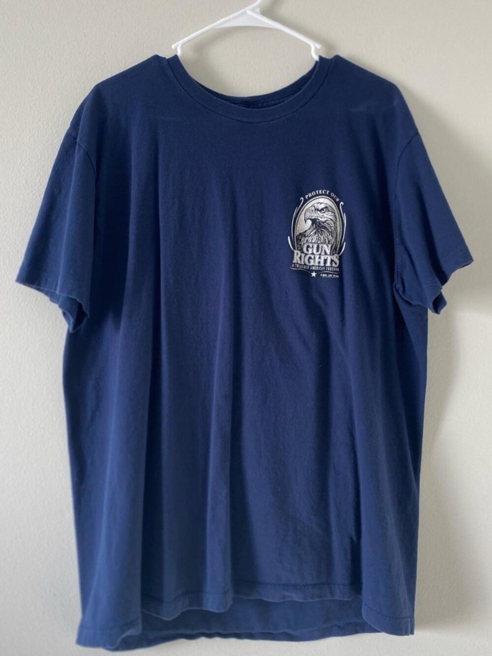 Vintage American Men's Navy and Blue T-shirt